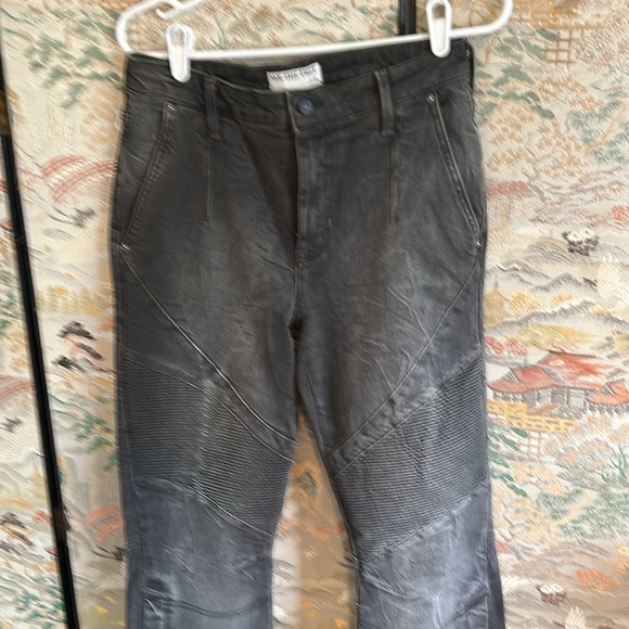 FREE PEOPLE VICTOR MOTO GRAY/BLACK MID RISE FLARE JEANS SIZE 28 - Picture 3 of 12